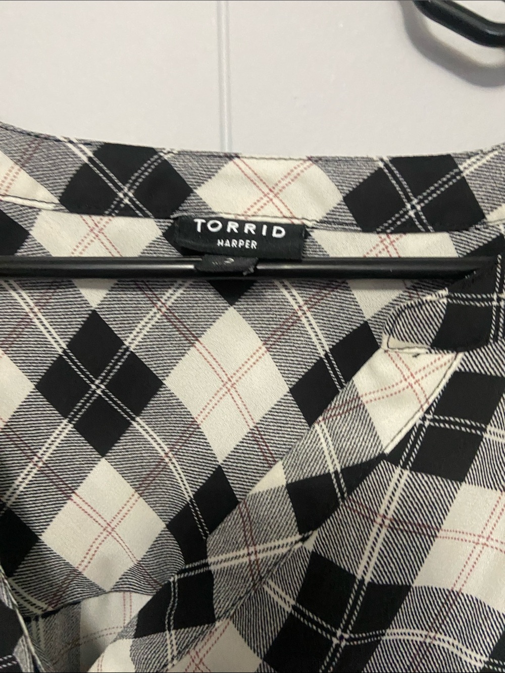 torrid Harper Black & Cream Plaid Button-Up Shirt - Picture 6 of 8